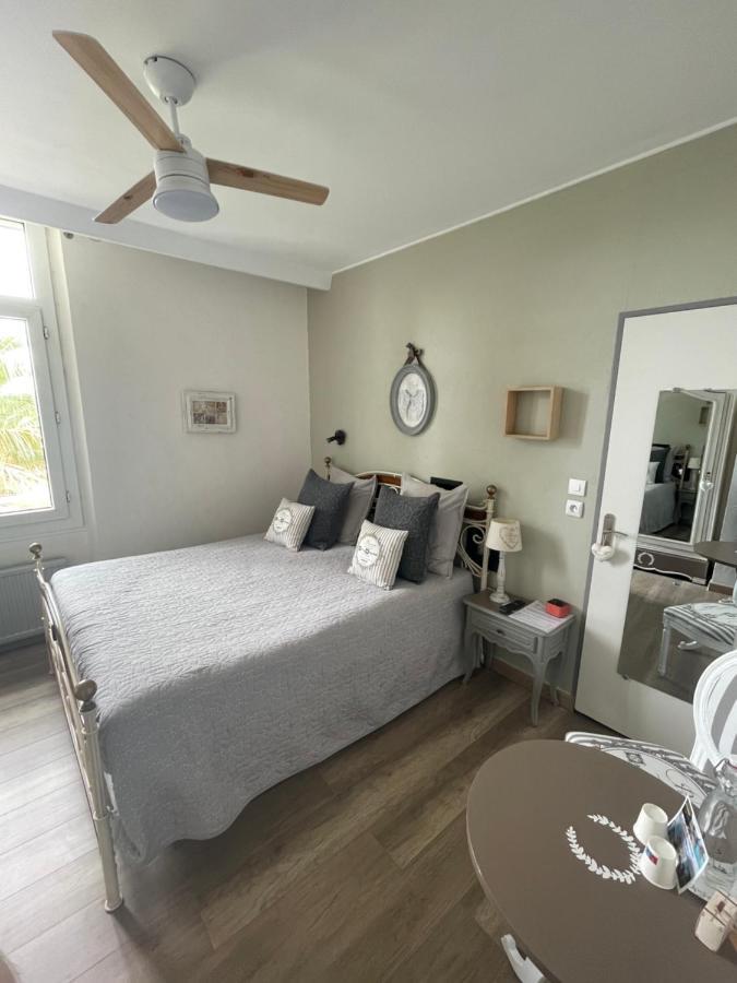 Villa-Chateau Les Terrasses - Tamaris, Plage Des Sablettes, Mer Au Bas De La Propriete Ла Сен-сюр-Мер Екстериор снимка