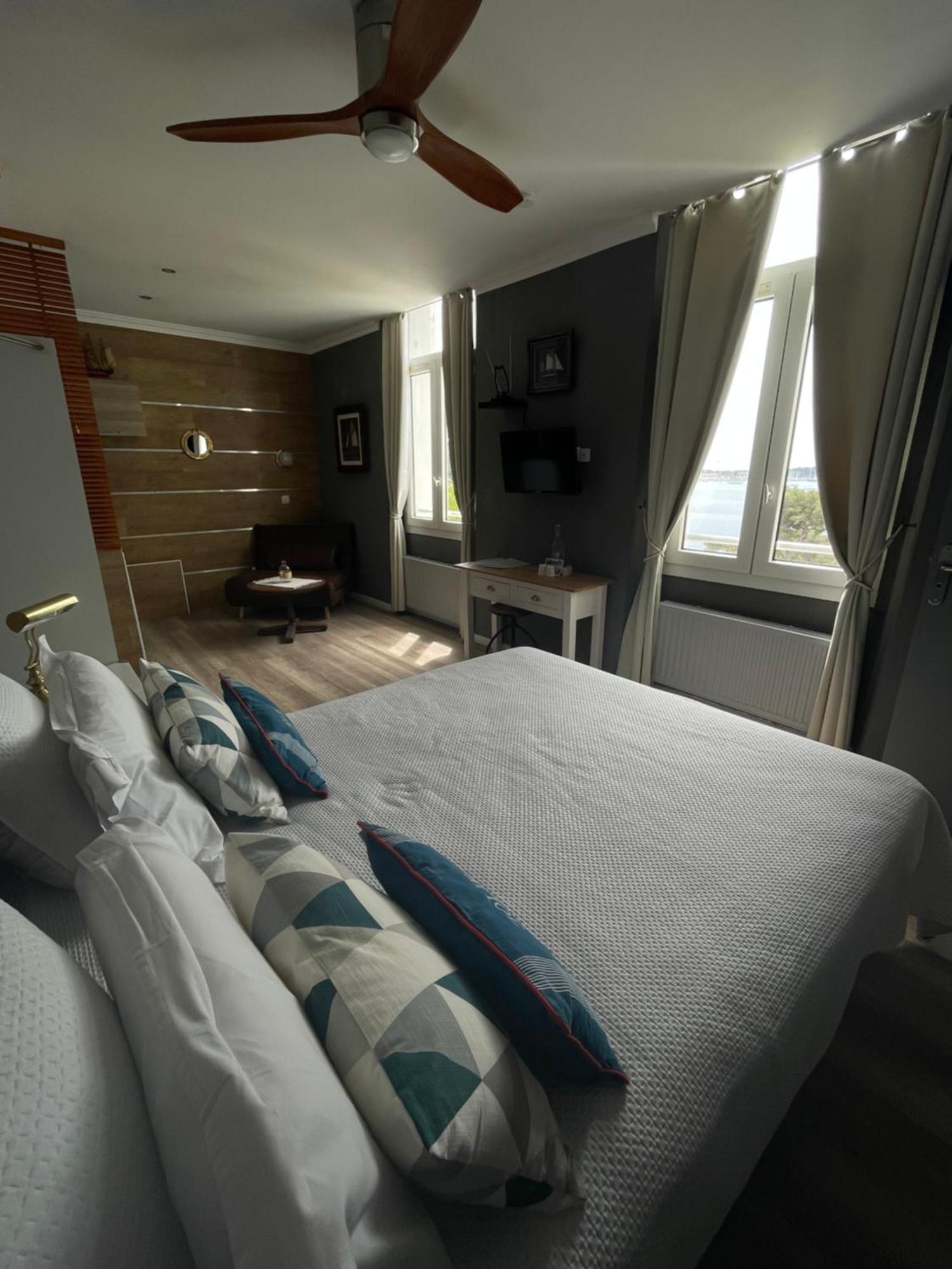 Villa-Chateau Les Terrasses - Tamaris, Plage Des Sablettes, Mer Au Bas De La Propriete Ла Сен-сюр-Мер Екстериор снимка